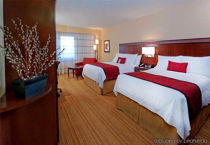 Отель Courtyard By Marriott Джексон Номер фото