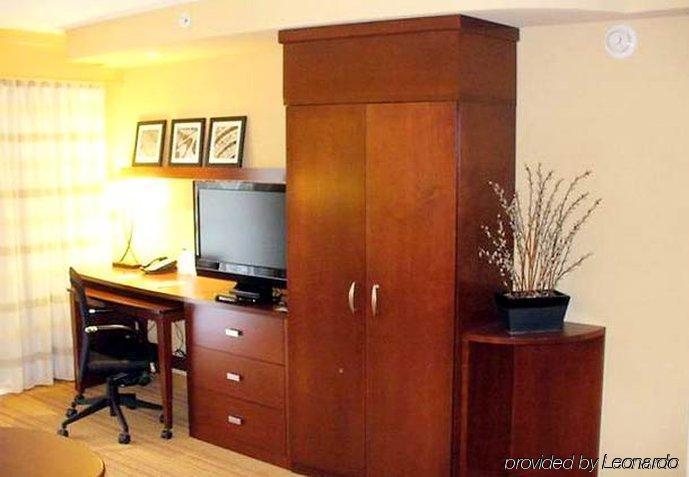 Отель Courtyard By Marriott Джексон Номер фото
