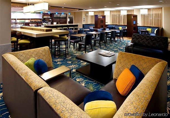 Отель Courtyard By Marriott Джексон Экстерьер фото